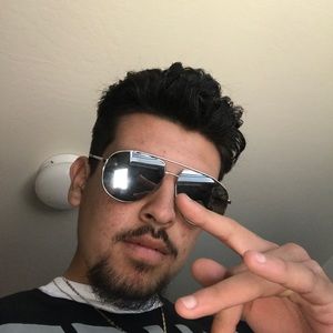 Meet your Posher, Leo